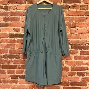 Lululemon High Neck UVP Zippered Romper
Tidewater Teal W1CUYS Size 14